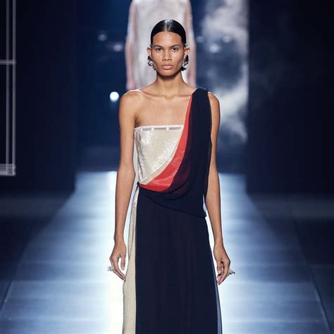 fendi fashion week 2022|Fendi und seine Version des “Naked Dress”.